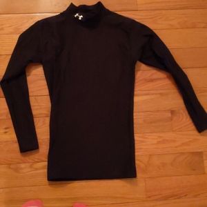 4/$25 Under armour turtleneck black long sleeve